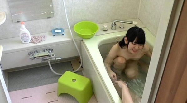 小さな女の子お風呂AV動画